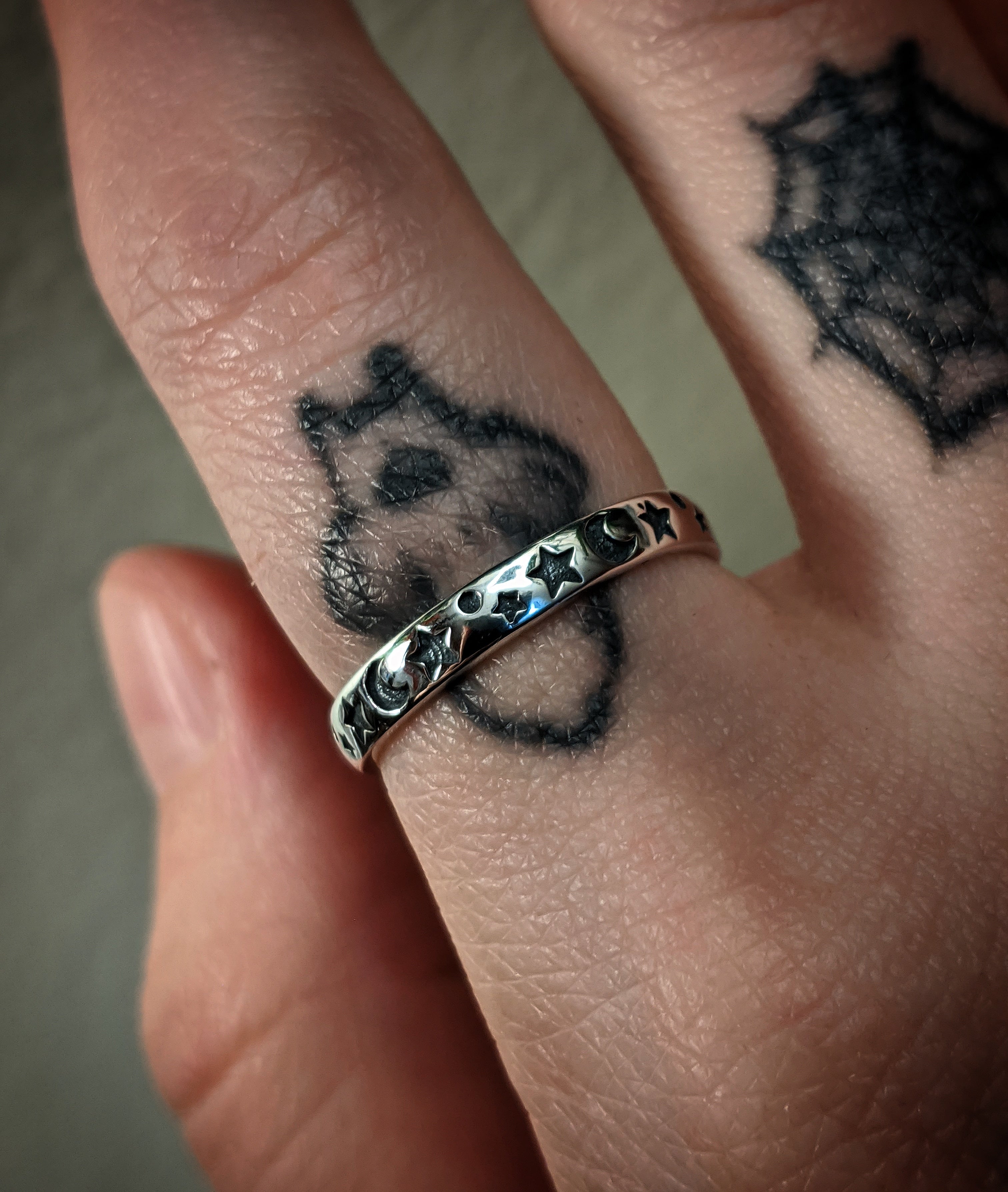 Crescent Star Moon Circle Sterling Silver Ring